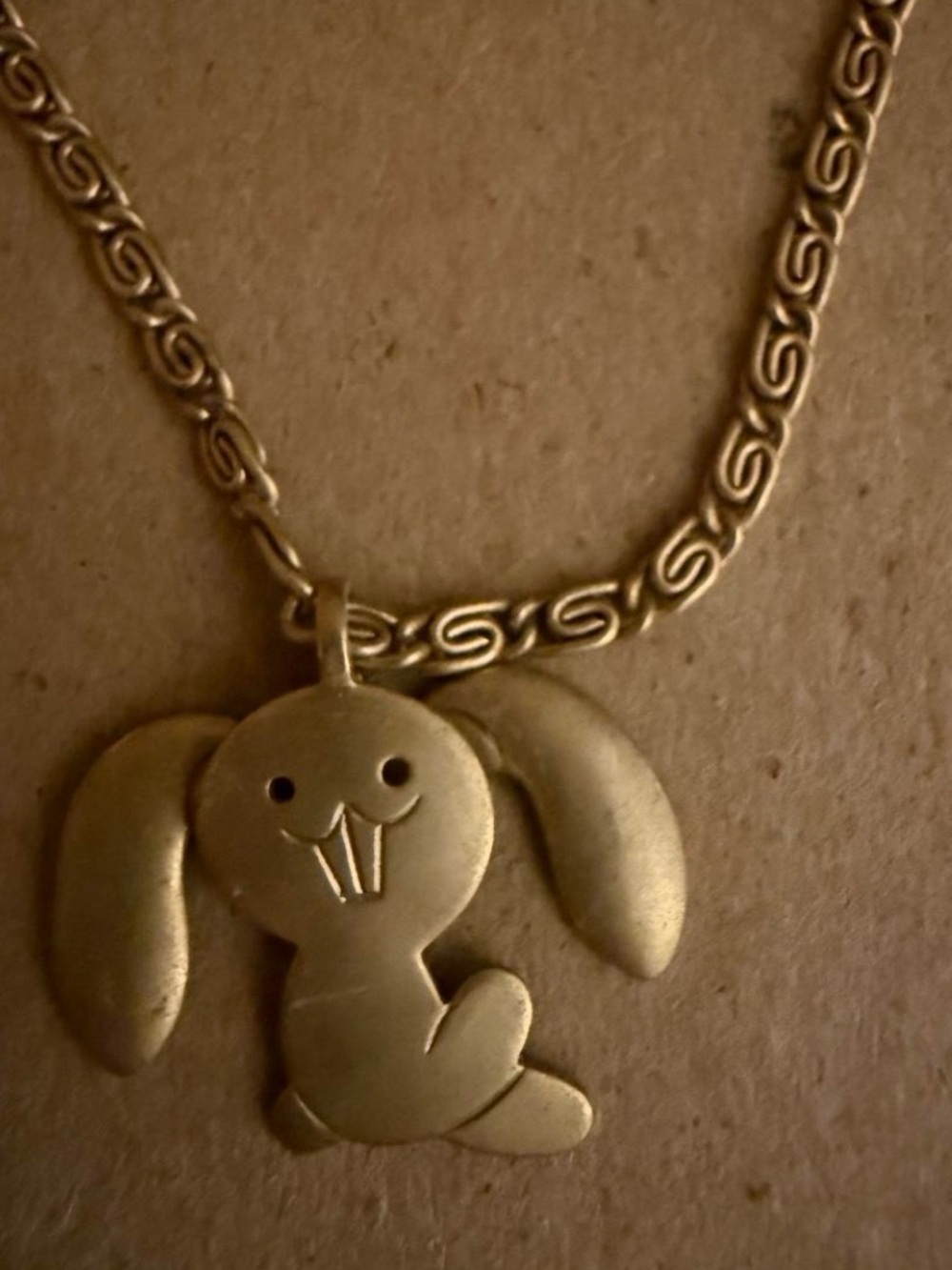 Vintage 1976 Avon Gold-Tone floppy ear Bunny Pendant Necklace